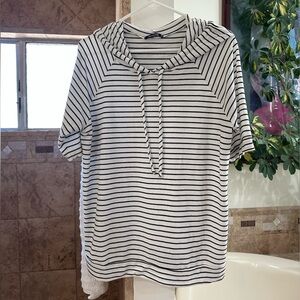 Pink Clover Striped Elbow Length Short-Sleeve Hoodie Shirt White & Black Size XL